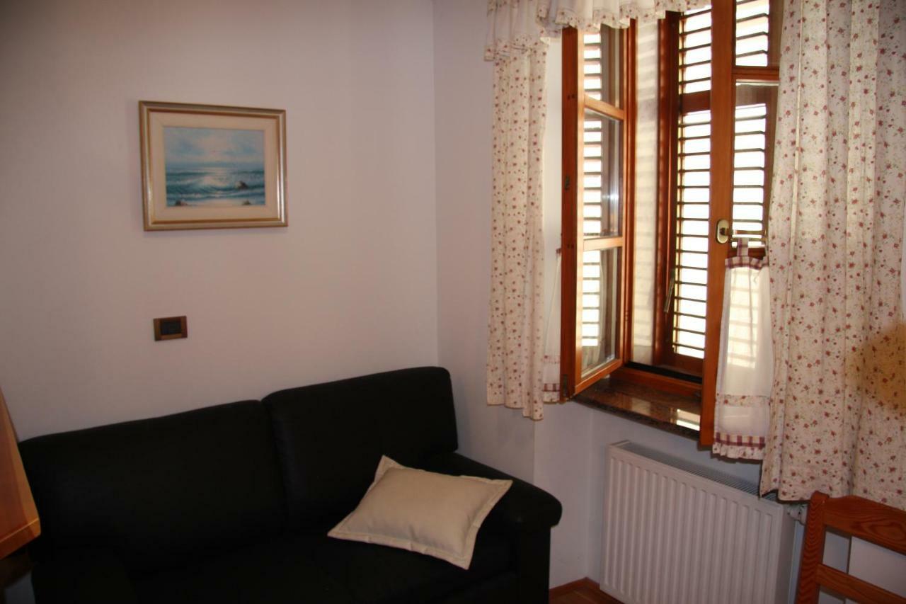 Cozy Apartments Buket In The Center Izola Exterior foto