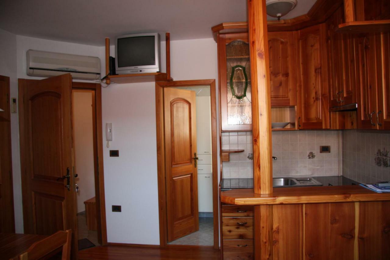 Cozy Apartments Buket In The Center Izola Exterior foto